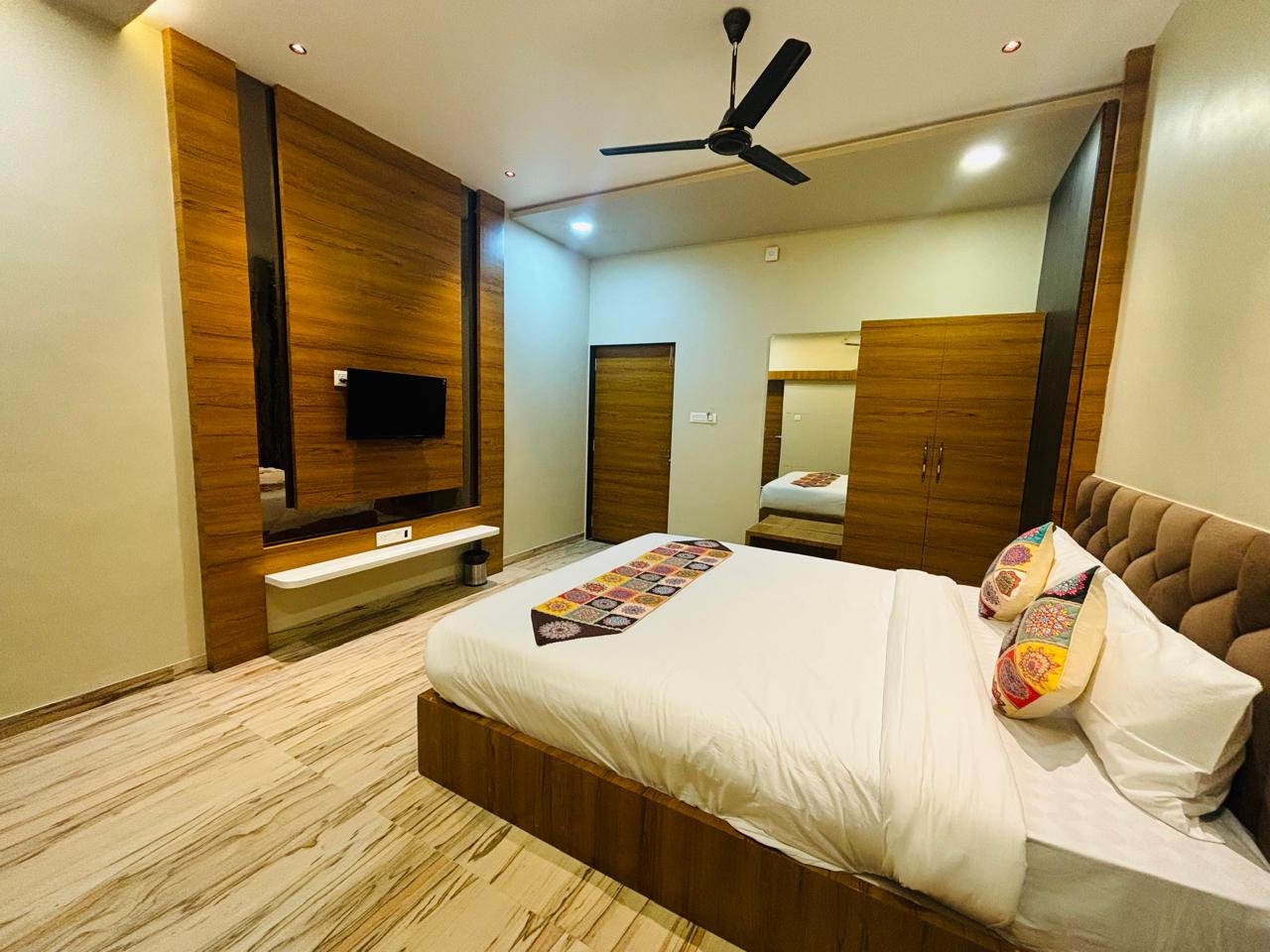 room1 (1)